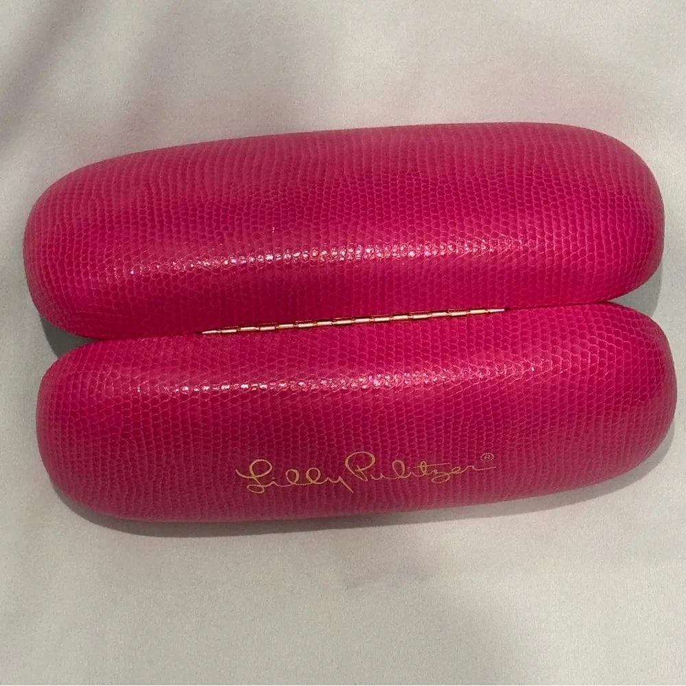 Lilly Pulitzer chic fuchsia